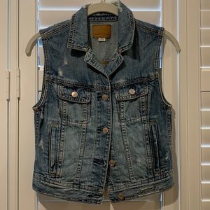 AE Distressed Denim Vest XXS NWOT